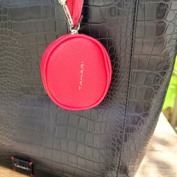 💗 Brand New 💗 TAHARI Large Handbag - NEW with Tags! - Picture 7 of 7